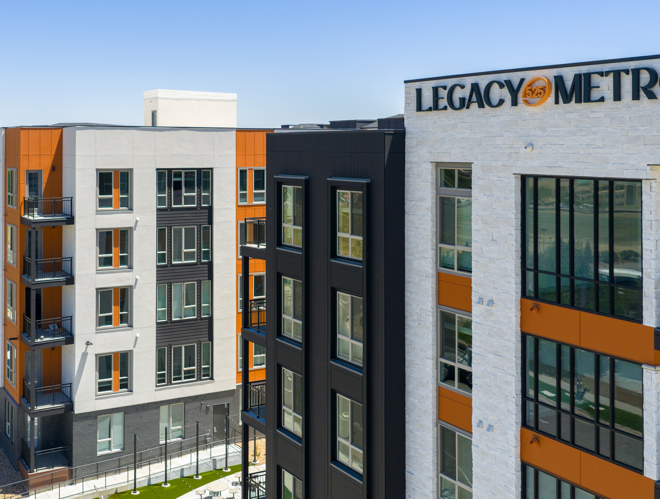Exterior of Legacy Metro 525